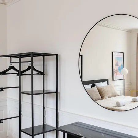 Appartamento Rare 4br W Unique Details In Cph Copenaghen