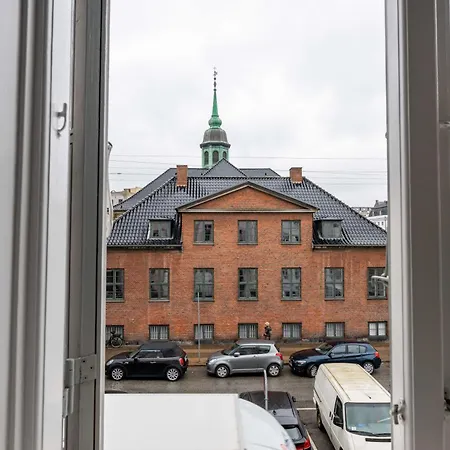 Appartamento Rare 4br W Unique Details In Cph