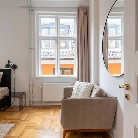 Appartamento Rare 4br W Unique Details In Cph *