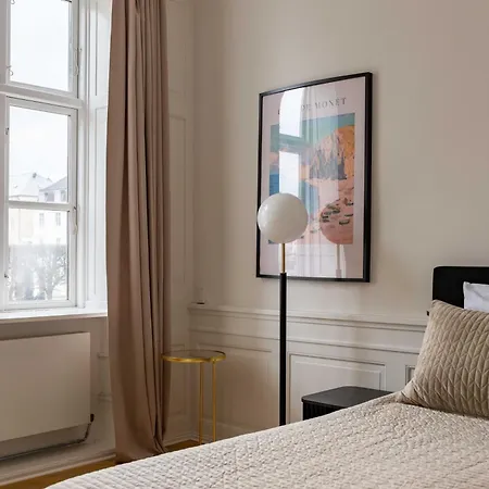 Appartamento Rare 4br W Unique Details In Cph *