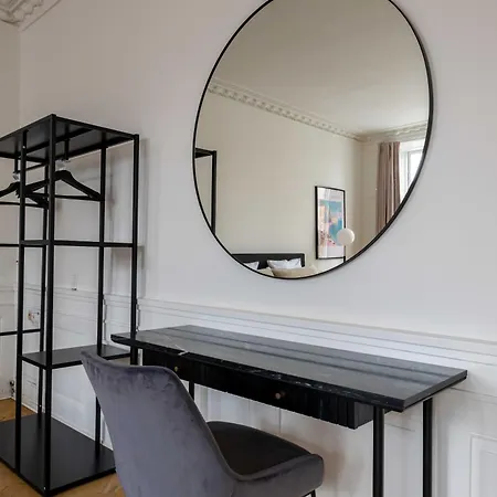 Appartamento Rare 4br W Unique Details In Cph Copenaghen