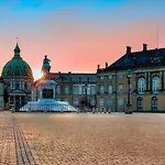 Rare 4br W Unique Details In Cph Апартаменты