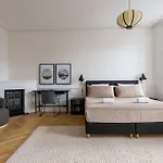 Rare 4br W Unique Details In Cph Копенгаген
