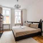 Апартаменты Rare 4br W Unique Details In Cph *