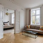 Апартаменты Rare 4br W Unique Details In Cph *