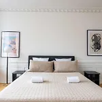 Апартаменты Rare 4br W Unique Details In Cph