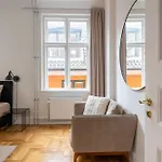 Апартаменты Rare 4br W Unique Details In Cph *