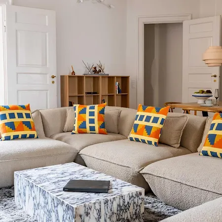 דירה Rare 4br W Unique Details In Cph *