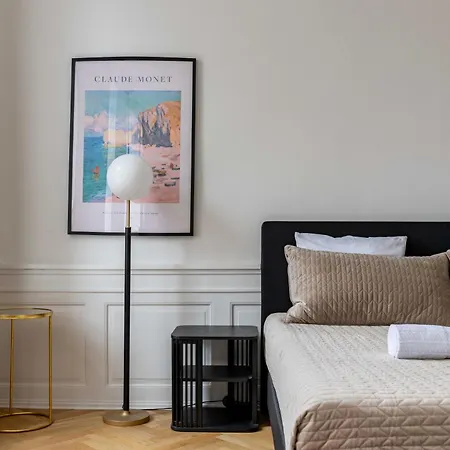 Rare 4br W Unique Details In Cph 코펜하겐