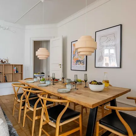 Rare 4br W Unique Details In Cph Κοπεγχάγη