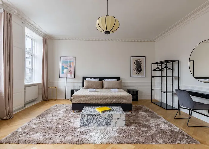 Rare 4br W Unique Details In Cph Κοπεγχάγη