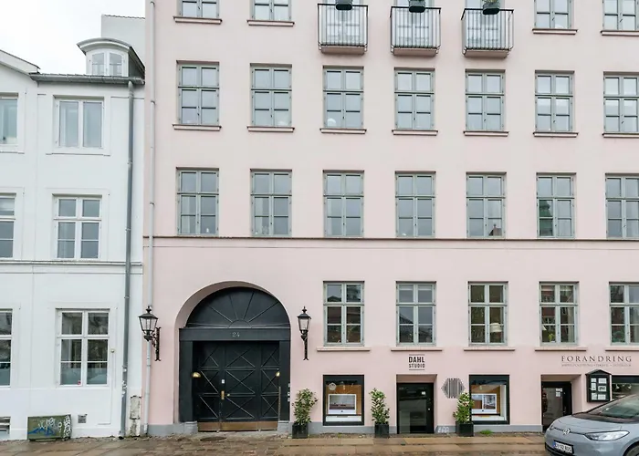 Διαμέρισμα Rare 4br W Unique Details In Cph