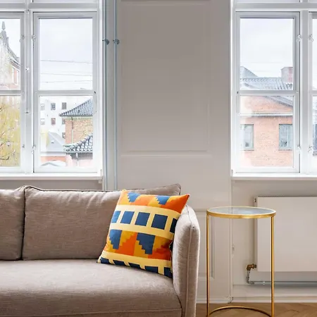 アパート Rare 4br W Unique Details In Cph